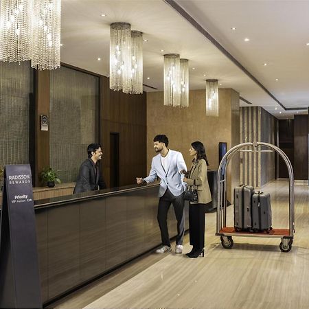 Radisson Gurugram Udyog Vihar Hotel Gurgaon Exterior photo