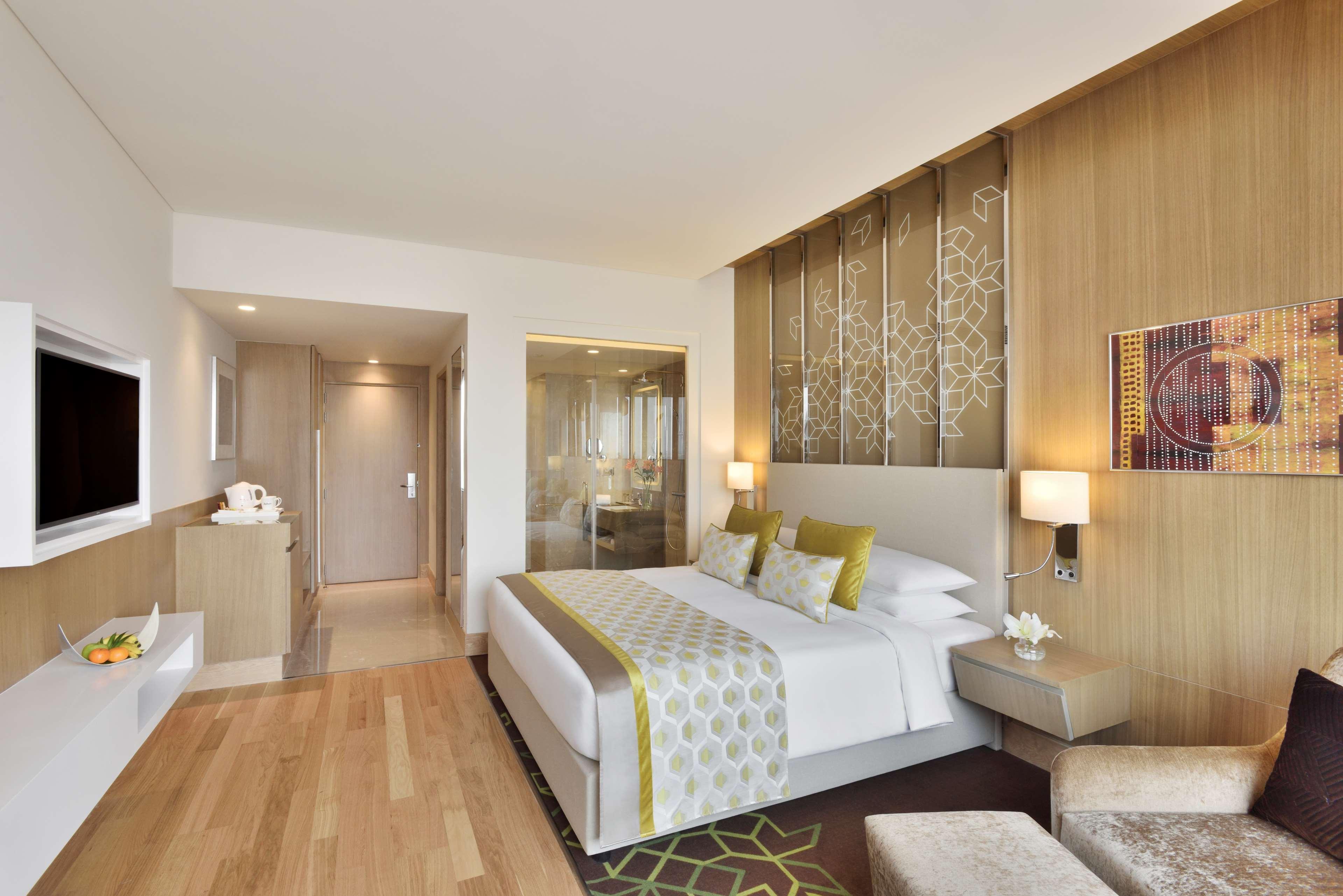 Radisson Gurugram Udyog Vihar Hotel Gurgaon Exterior photo Deluxe Room