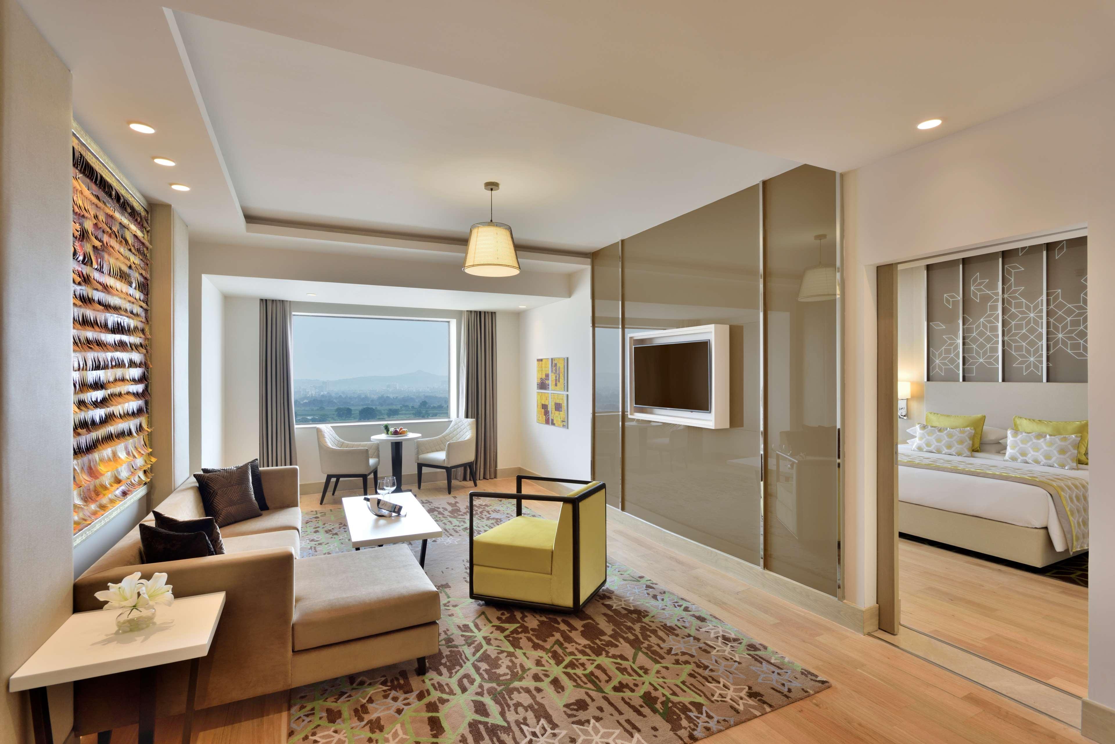 Radisson Gurugram Udyog Vihar Hotel Gurgaon Exterior photo